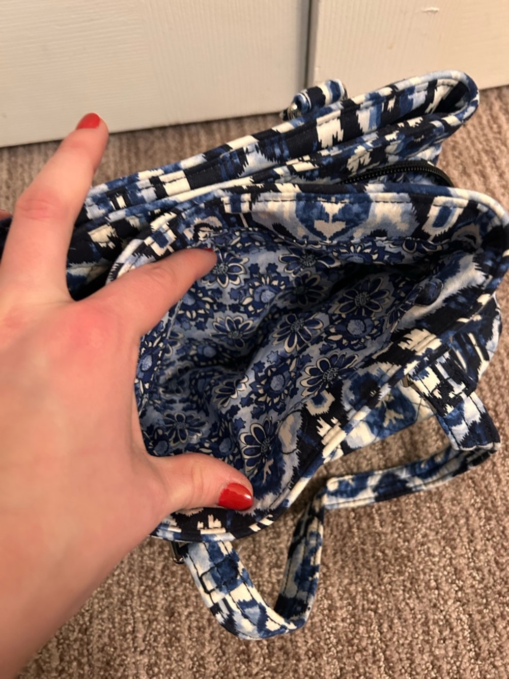 NWT Mini Multi-Compartment Crossbody Handbag | Ikat Island Pattern Vera Bradley - Picture 7 of 10